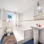 Apartment 2-bed, 2-bath *