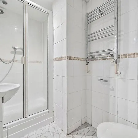 2-bed, 2-bath
