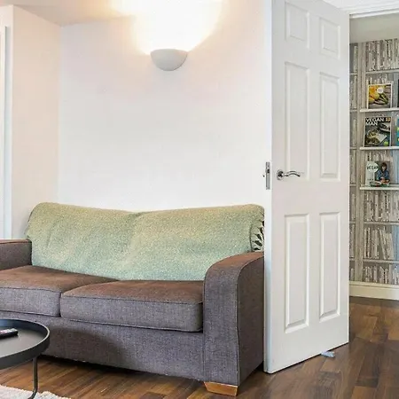 2-bed, 2-bath Apartment