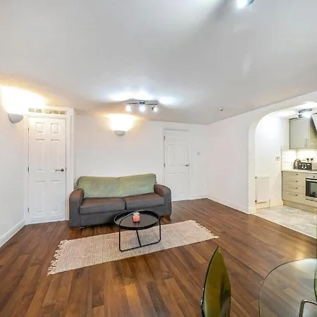 Apartment 2-bed, 2-bath *
