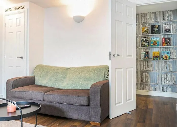 2-bed, 2-bath Appartement