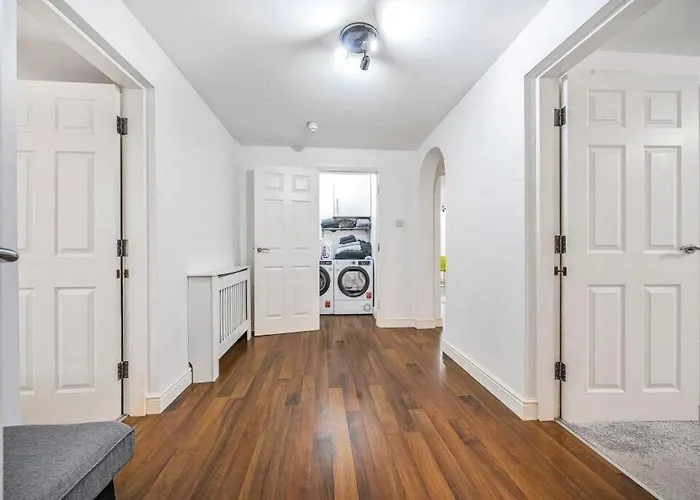 2-bed, 2-bath Appartement *