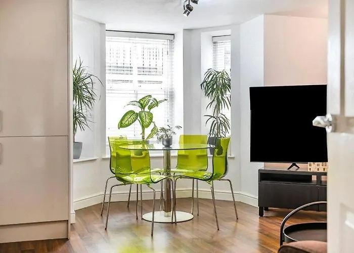 2-bed, 2-bath Harrogate